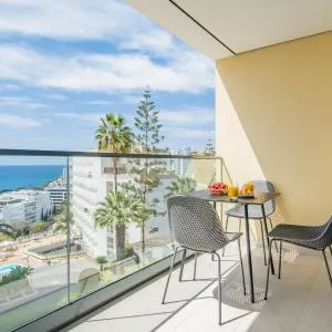 Apartment with ocean view and parking