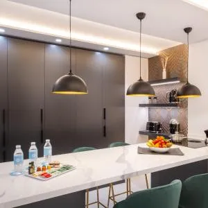 Marbella Marina Banus Deluxe Apartment Sea Views