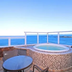 Oceanfront penthouse with private pool in Copa