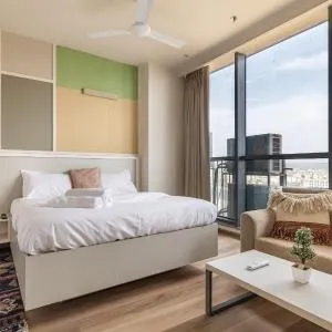 5 star king suite dwarka exp fast WiFi