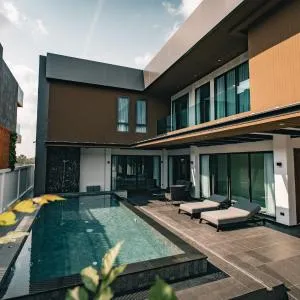 Astro Luxury: Ultra Luxury 4 Beds Pool Villa