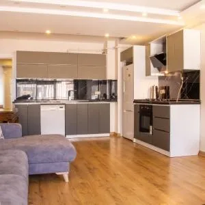 Magnificent Flat with Jacuzzi in Karsiyaka