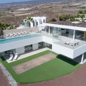 KARAT Villa Zambrano - INCLUDES GOLF CART