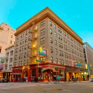 Hotel Triton