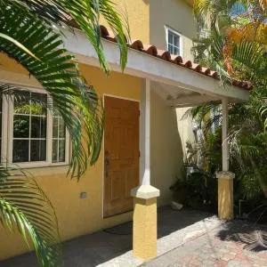 Island Escape at Mango Walk Country Club - Free Airport PickUp