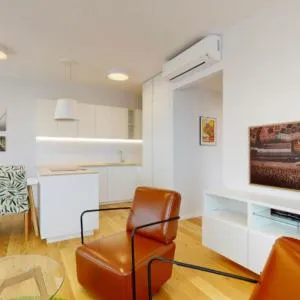 Stylish condo with stunning view possibility of parking