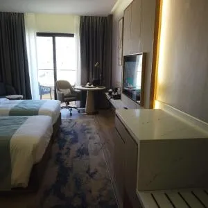 H Luxury Hotel