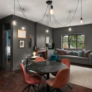 Sandton Central 2 Bed 2 Bath Back-up Inverter