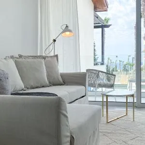 Phaedrus Living Seaview Modern Flat Limnaria 134