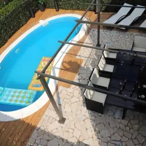 Welcoming Villa in Vantačići with Pool and Sea View