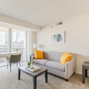2BR Central Apartment With Gym Parking & Pool