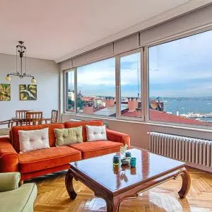Central Modern Flat with Bosphorus View in Beyoglu
