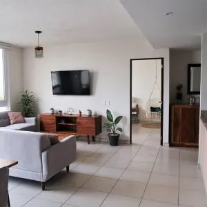 Modern and Cozy Apartment with Hotel Amenities!