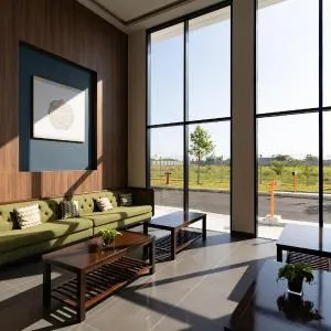 Family Suites 2BR2B High Floor Amber Cove CityView