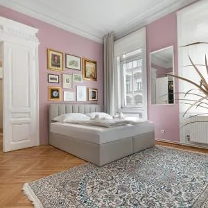 Elegance in Heart of City for 6: Kitchen & Parking & Whirpool & Fitness