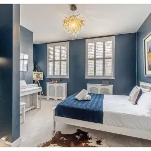 Charming 2 Bed/2 Bath Flat by the Long Walk