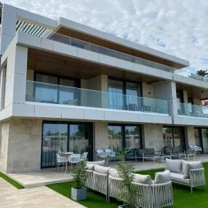 Gold Wave Apartments