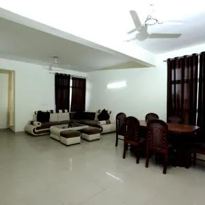 White Pearl Apartment