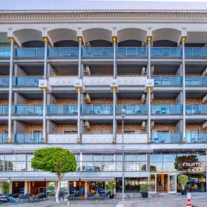 Numa Port Hotel