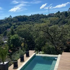 LAR - Chalé com 4 quartos em Campos do Jordão