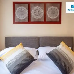 Beachside Family Staycation at Keysleeps - Pembrokeshire - Free Parking