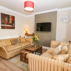 Llandudno 3 Bedroom Holiday Apartment in Town Centre