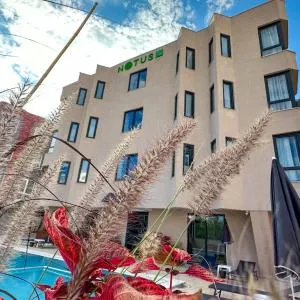 NOTUS SUITES