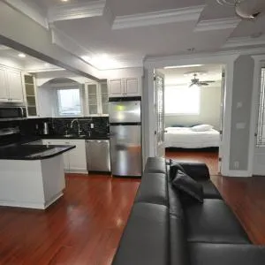 New Luxurious 2 Bedroom Kingsway Castle Suite