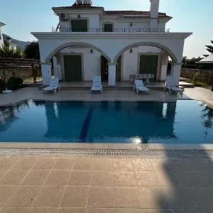 Girne Çatalköy 3 oda 1 salon havuzlu Villa no-16