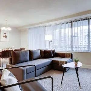 Elegant Apartment w Views at Crystal City