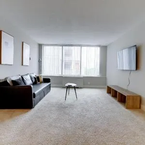 Modern Apartment At Crystal City With Gym