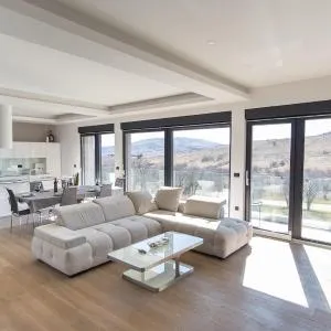 Villa Untitled