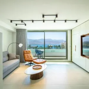 Beach side -Luxury sea View Amazing pool Eilat