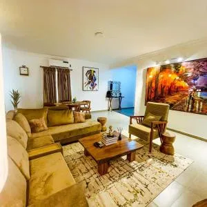 Luxurious Three Bedroom Apartment