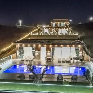 Top Villas private swimming pool