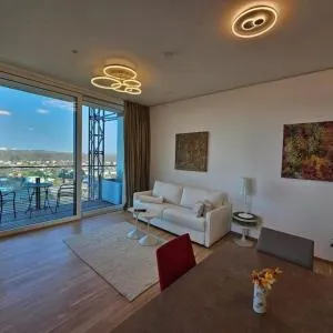 Deluxe Apartment & Rooftop-Pool