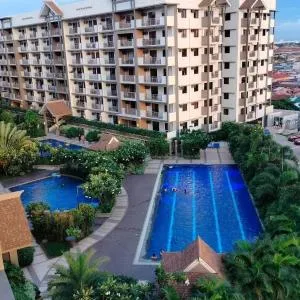 2Br - DMCI Condo near Airport and MOA, FREE PARKING