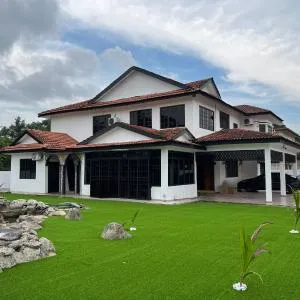 Huga Villa HOMII Stay @ Taman Daya