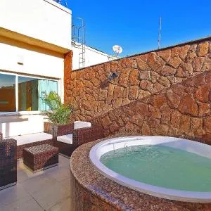 Nice penthouse with pool, close to the beach