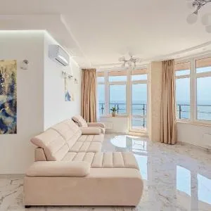 Direct sea view