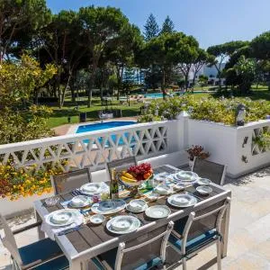 Beachfront Luxury Appartment, Playas del Duque, Puerto Banus, Marbella