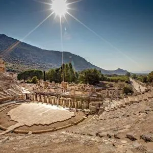 Ephesus ancient city only 5 mins away, private villa with pool