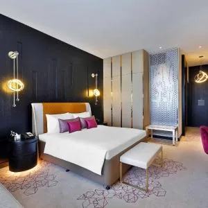 AlRayyan Hotel Doha, Curio Collection by Hilton
