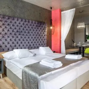 Onyx Luxury