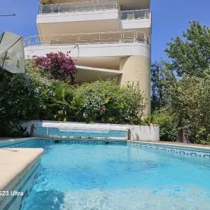 VILLA HOTEL PARTICULIER AVEC ASCENSEUR PRIVE PISCINE VUE PANORAMIQUE MER et VILLE