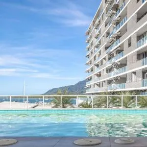 Cairns Coastal Charmer - Your Waterfront Sanctuary