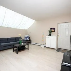 private & quite 2 bedroom 1 bath suite