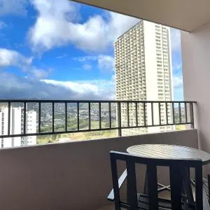 Royal Kuhio 1604 - Spacious Studio with Stunning Mountain Views in the Heart of Waikiki!