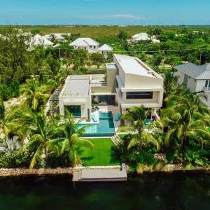 Cayman Breeze LUXE Villa 5BR