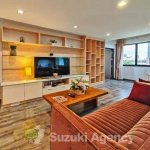 W8 Condo 2Bedroom Luxury Private floor Penthouse in Central BKK